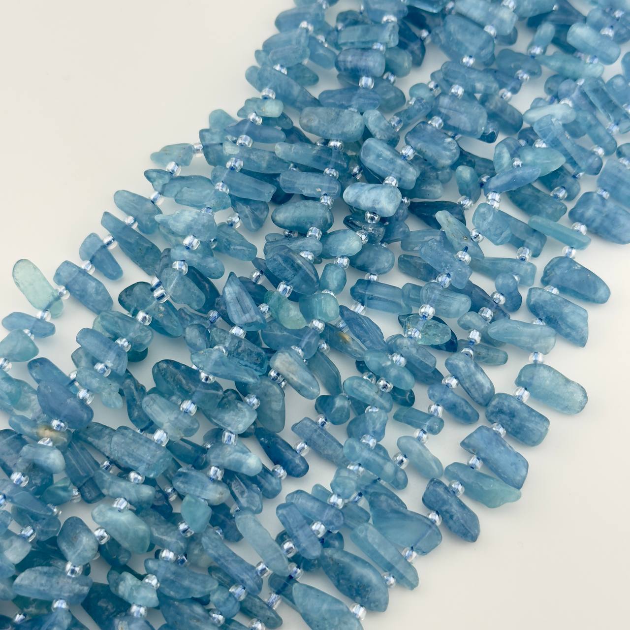 Аквамарин размер 14*7мм натуральный камень